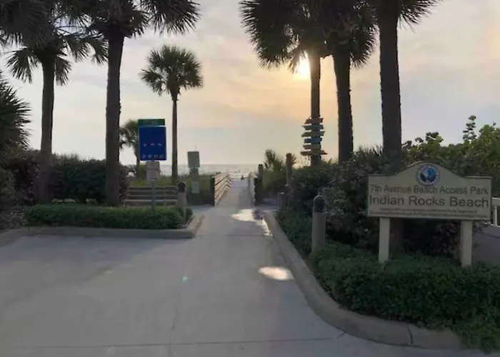 2 Blocks To Beach: Walk To Restaurants & Bars-2br Apartment Clearwater Beach